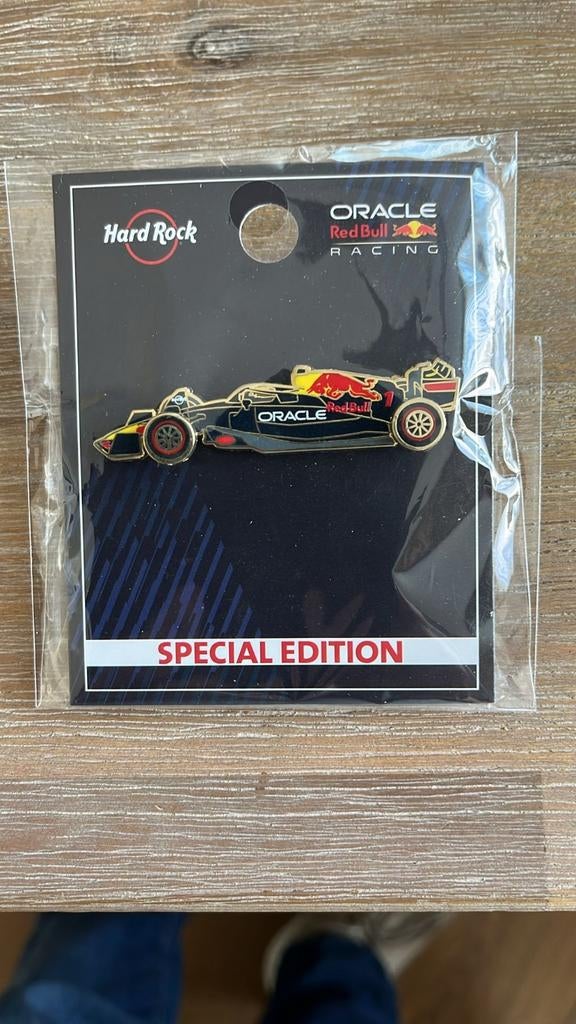Hard Rock Oracle Red Bull Racing F1 pin, Verzamelen, Ophalen