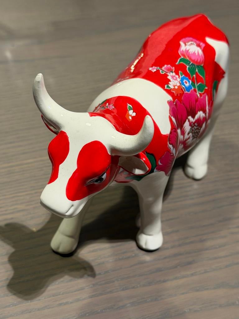 Cow Parade beeldje - Medium - Rood met bloemen, Ophalen of Verzenden, Zo goed als nieuw, Dier