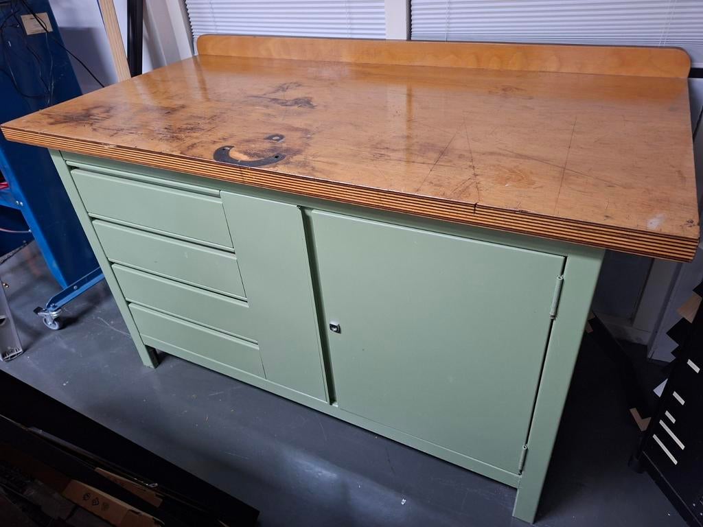 Industriële werkbank met lades en kast, Ophalen