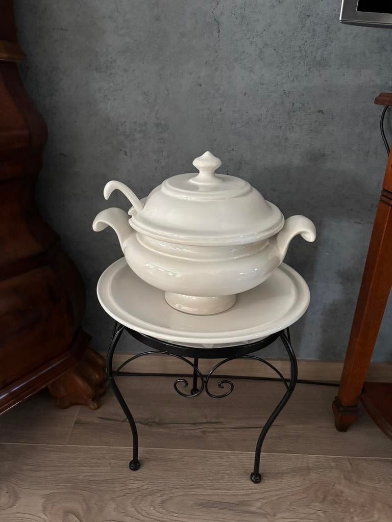 Porseleinen Schaal met deksel lepel en bord., Ophalen