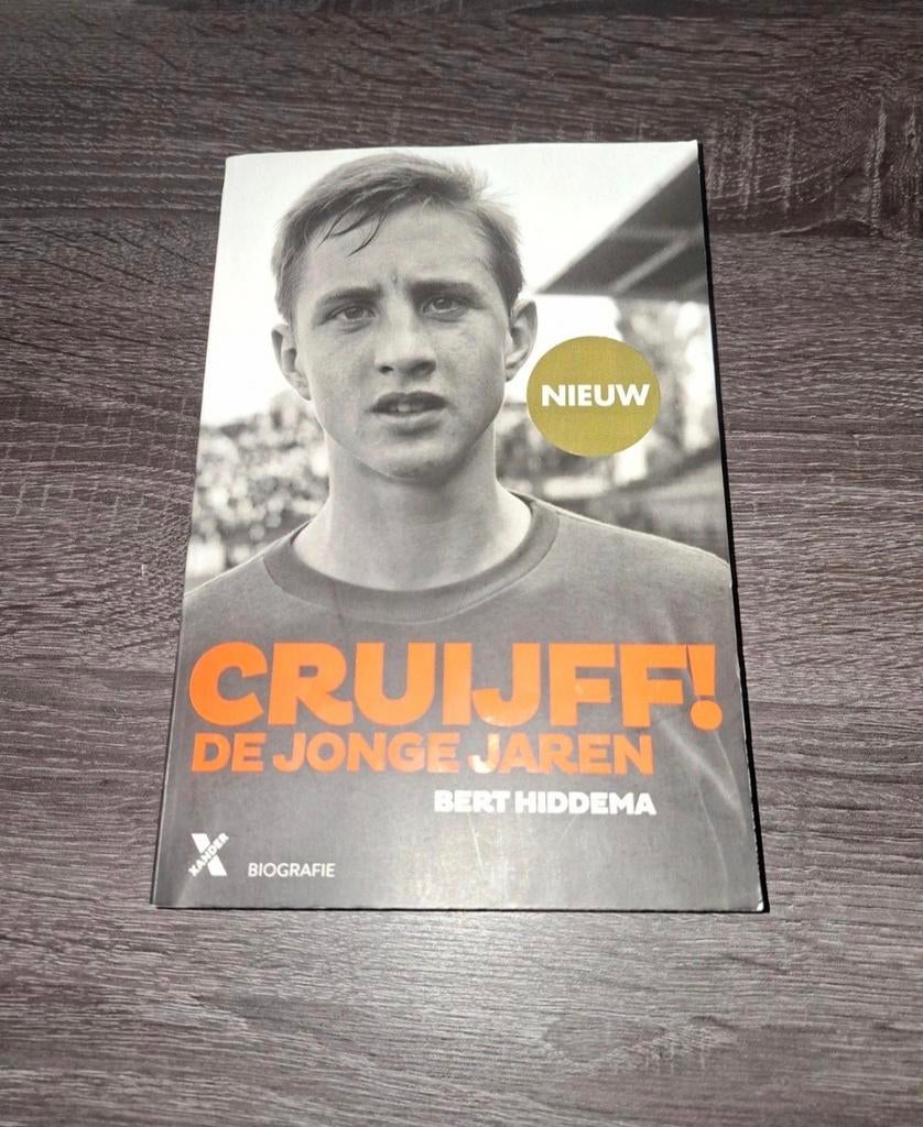 Cruijff! De jonge jaren - Bert Hiddema (Biografie), Boeken, Ophalen of Verzenden, Zo goed als nieuw, Bert Hiddema, Sport