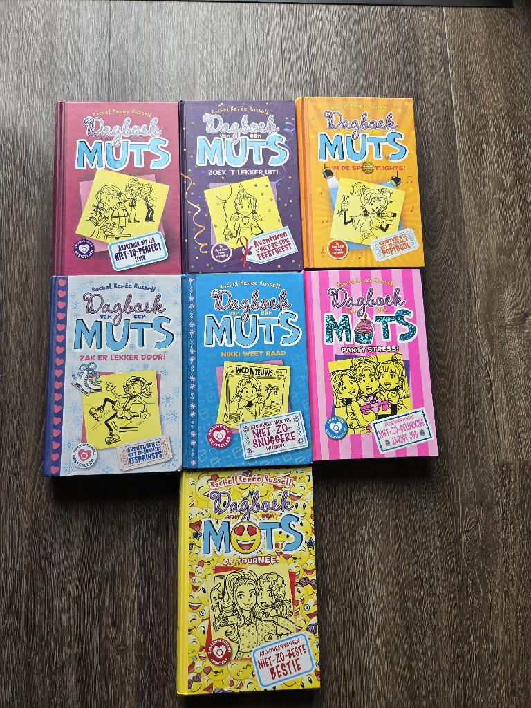 Dagboek van een muts (Deel 1,2,3,4,5,13,14), Ophalen, Zo goed als nieuw, Rachel Renée Russell, Fictie