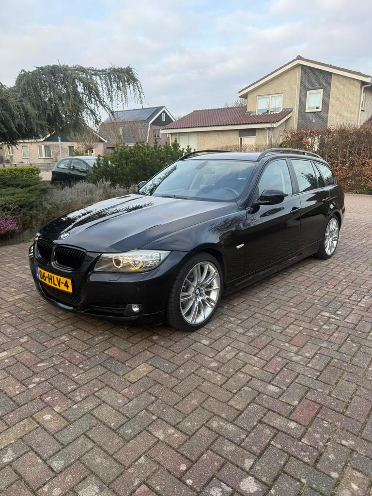 Bmw 320i touring e91 2009 LCI, Auto's, BMW, Achterwielaandrijving, 1995 cc, Zwart, 4 cilinders