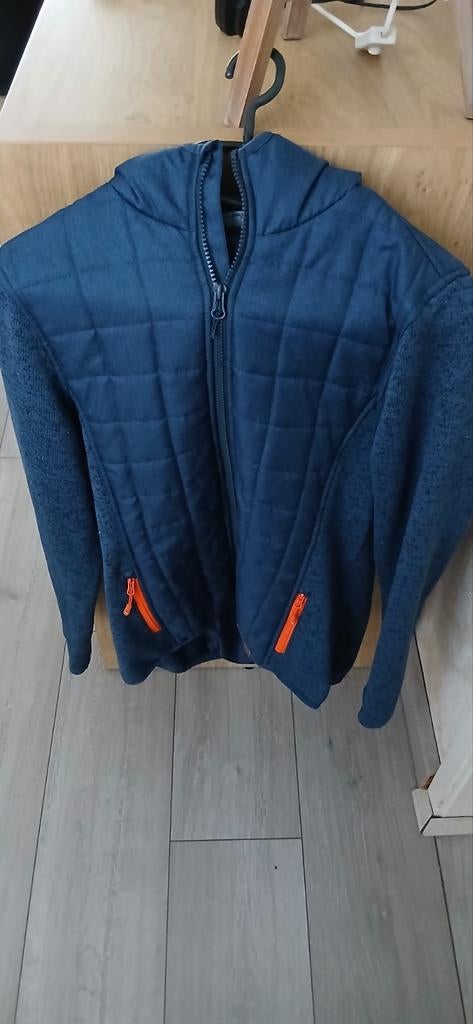 Zo goed als nieuwe jongensvest, Kinderen en Baby's, Kinderkleding | Maat 164, Ophalen of Verzenden, Zo goed als nieuw, Jongen of Meisje