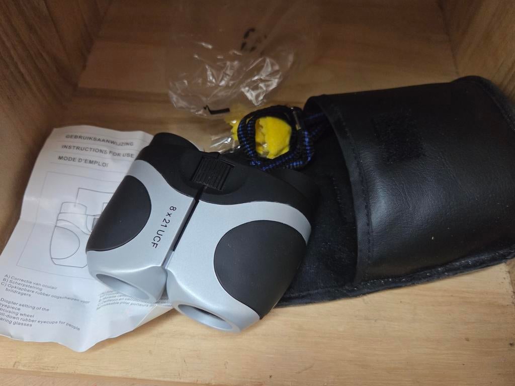 Compacte Verrekijker 8x21 UCF met Hoes en Gebruiksaanwijzing, Ophalen of Verzenden, Zo goed als nieuw, Met hoes of tas, Dakkant (recht)