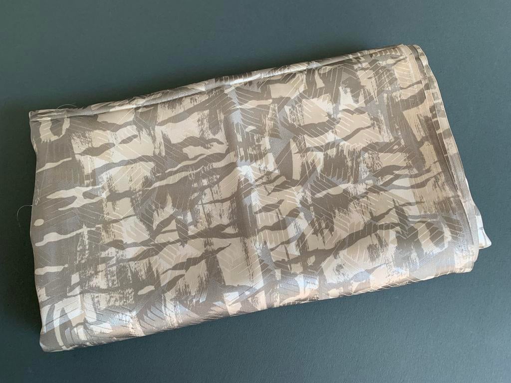 Zijde 205 cm x 115 cm, Hobby en Vrije tijd, Stoffen en Lappen, Ophalen of Verzenden, Nieuw, Satijn of Zijde, 120 cm of meer