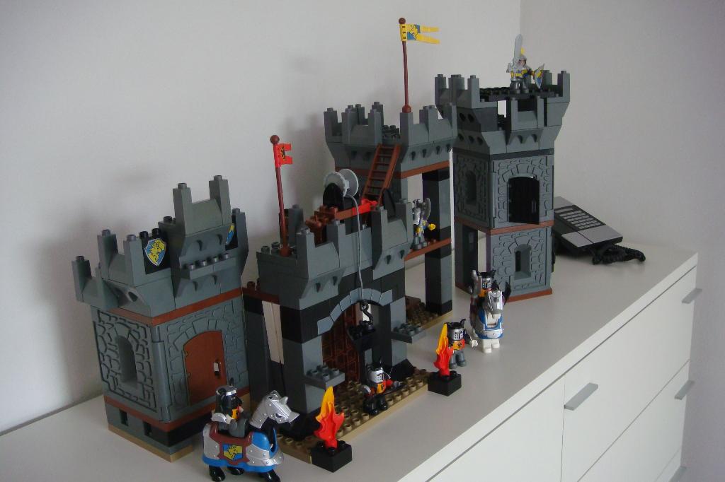 Lego duplo kasteel 4777, Ophalen, Zo goed als nieuw, Duplo