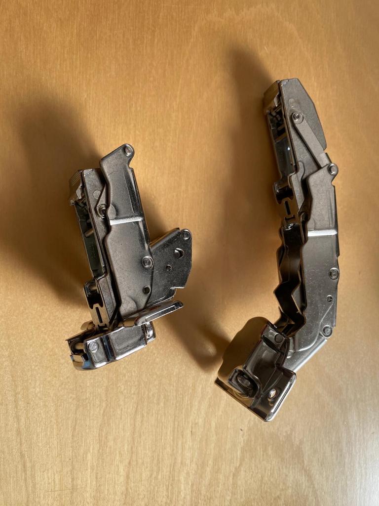 50x en 12x Blum scharnieren  - Nieuw, Ophalen, Nieuw, Scharnier