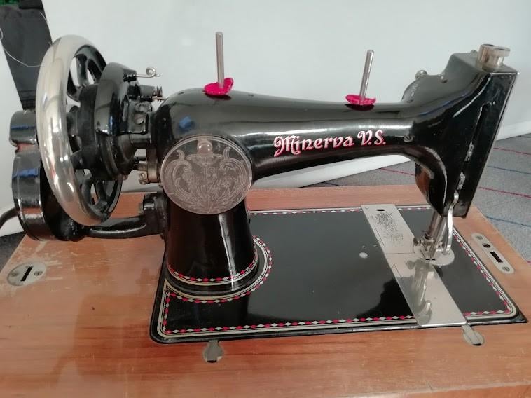 Antieke Minerva naaimachine, Antiek en Kunst, Antiek | Naaimachines, Ophalen