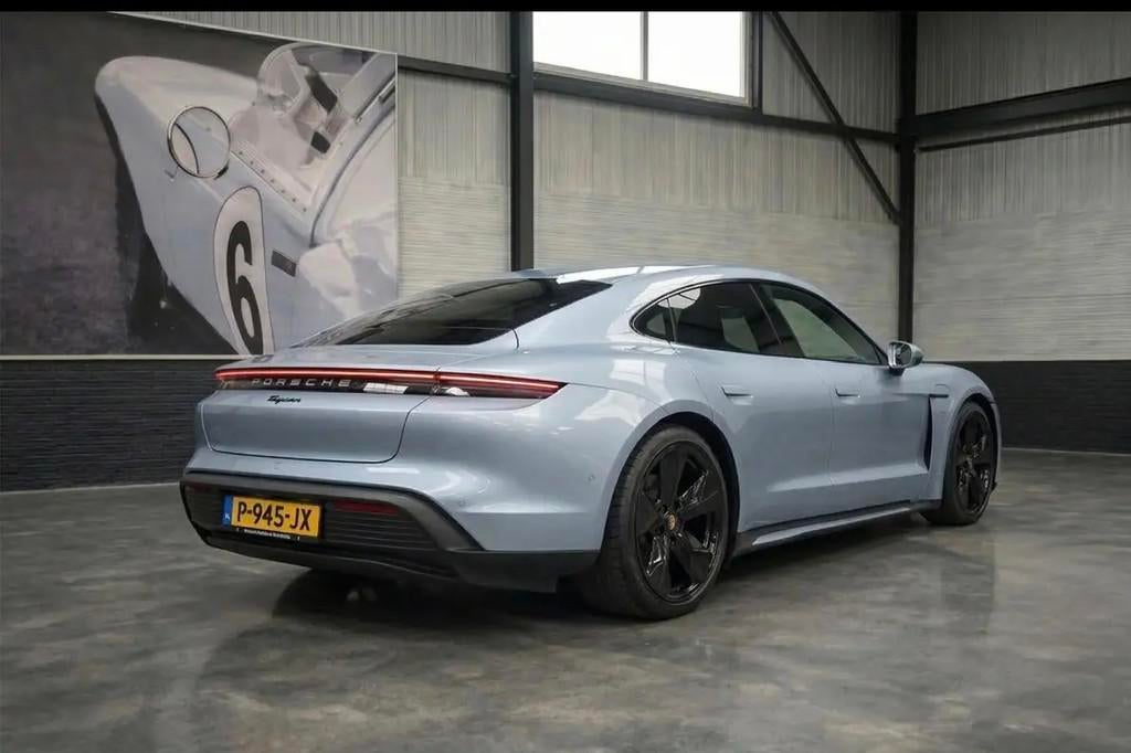 Porsche Taycan Performance plus 93kWh|Panodak|S € 57.900,0, Gebruikt, 4 stoelen, Sedan, Zilver of Grijs