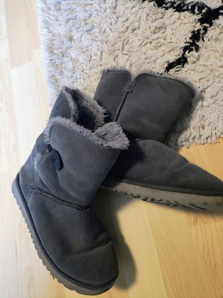 UGG BOOTS, UGG, Lage of Enkellaarzen, Ophalen of Verzenden, Grijs