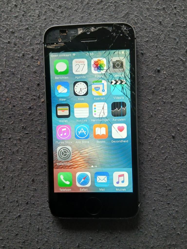 Iphone 5s met schade, Telecommunicatie, Mobiele telefoons | Apple iPhone, Gebruikt, Zwart, 32 GB, Ophalen of Verzenden