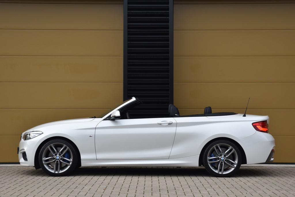 BMW 2 Serie Cabrio 220i High Executive * M-sportpakket * LCI, Auto's, BMW, Automaat, Achterwielaandrijving, Gebruikt, 4 cilinders