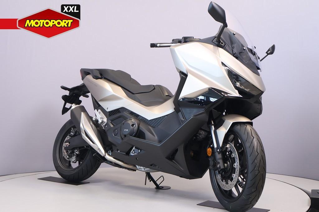 Honda Forza 750, Scooter, Bedrijf