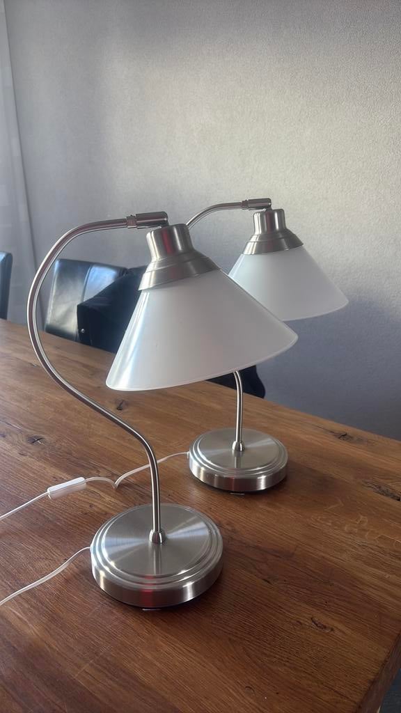 Tafellamp melk glas 2 stuks, Ophalen of Verzenden, Zo goed als nieuw, Glas, Minder dan 50 cm