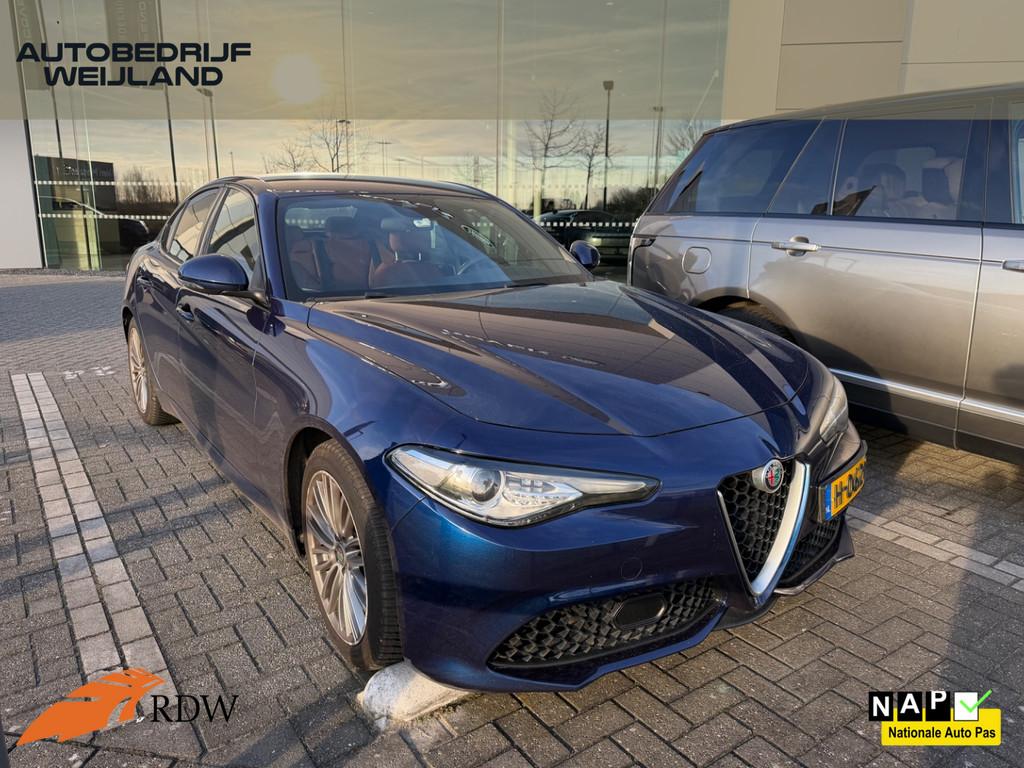 Alfa Romeo Giulia 2.0T Super 200 PK Veloce Stoelen I 1ste ei, Auto's, Alfa Romeo, Bedrijf, Te koop, Giulia, ABS, Achteruitrijcamera