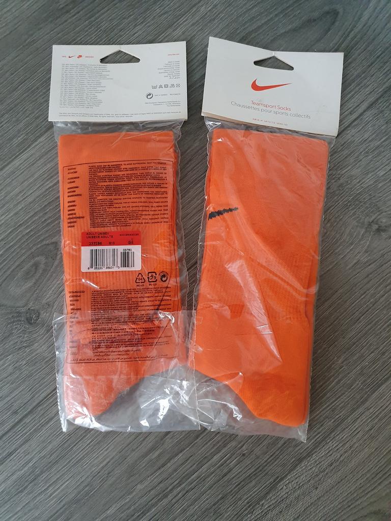 NIEUW Nike voetbalsokken maat L 42-44 Oranje, Kleding | Heren, Sokken en Kousen, Ophalen of Verzenden, Nieuw, Overige maten, Overige kleuren
