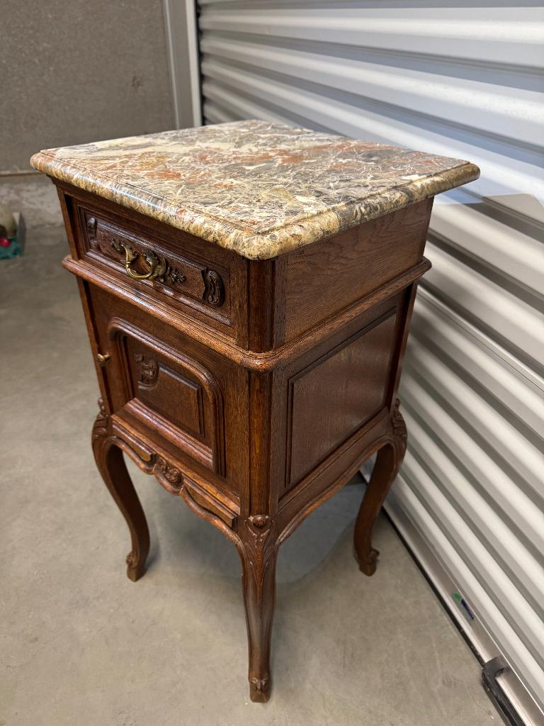 Antiek eiken nachtkastje met marmer blad, Ophalen