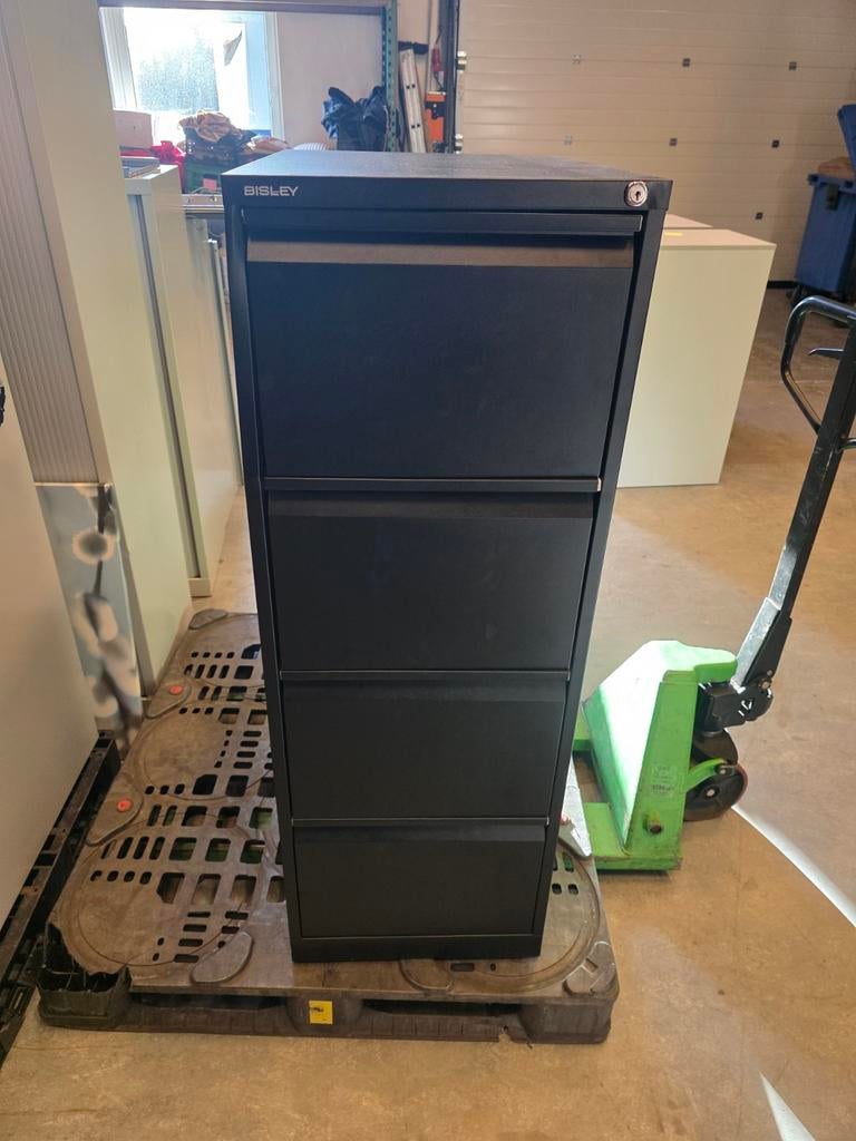 Zwarte archiefkast - 47x133x62 cm, Huis en Inrichting, Kasten | Roldeurkasten en Archiefkasten, Ophalen, Minder dan 50 cm, Gebruikt