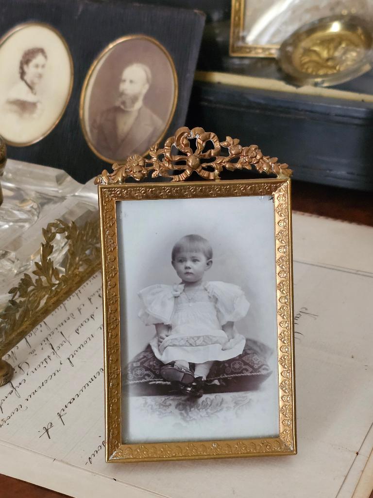 Antiek fotolijstje met strik, guirlande + sierrand fotolijst, Ophalen of Verzenden