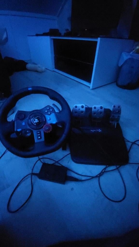 Logitech G29 Driving Force Racing Wheel + Pedalen, Spelcomputers en Games, Spelcomputers | Sony PlayStation Consoles | Accessoires