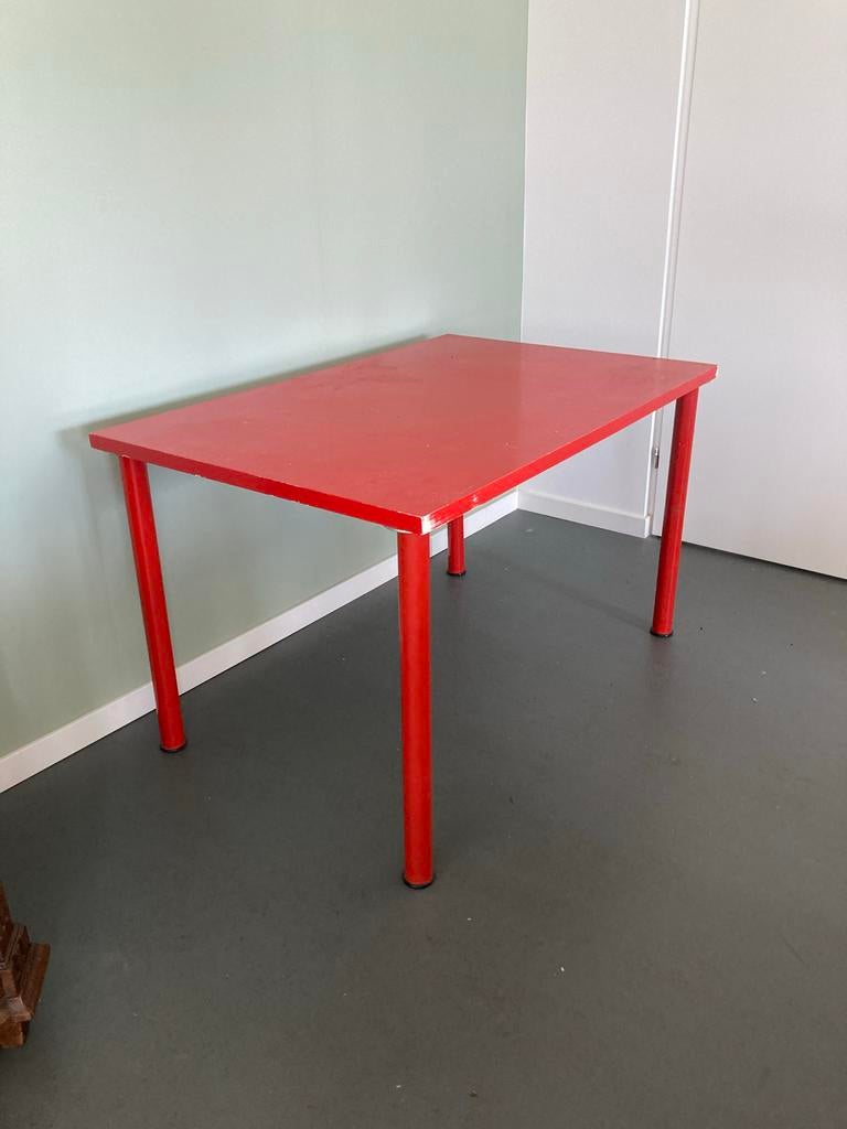Gratis Rode tafel, Huis en Inrichting, Tafels | Eettafels, Ophalen, Gebruikt, 100 tot 150 cm, 50 tot 100 cm