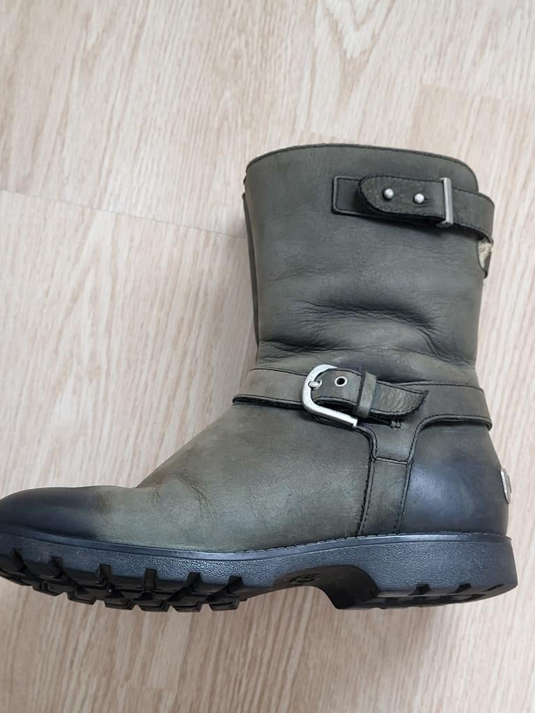 UGG biker boots maat 36 ruim, UGG, Verzenden, Lage of Enkellaarzen, Zo goed als nieuw