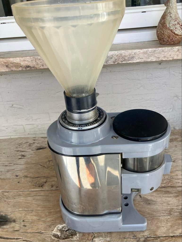 Faema professionele koffiemolen, Ophalen of Verzenden, Gebruikt, Overige modellen, Koffiebonen