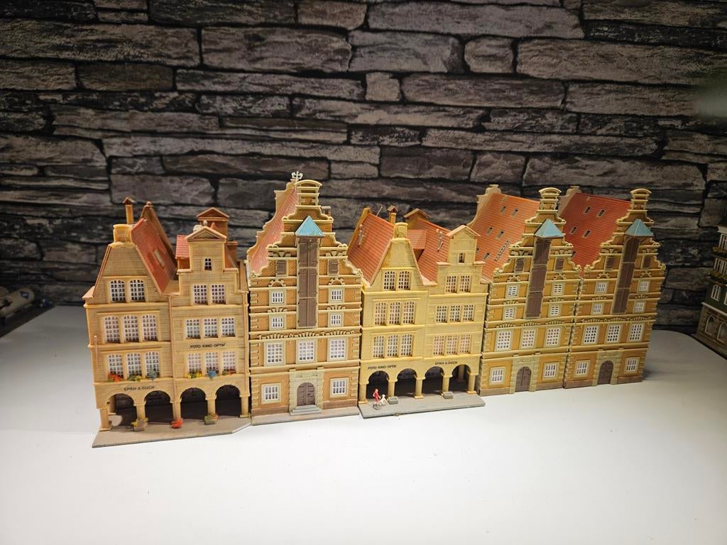 Hollandse huizen gebouwen N spoor trein 1:160, Hobby en Vrije tijd, Modeltreinen | N-Spoor, Overige merken, Gebruikt, Gelijkstroom of Wisselstroom