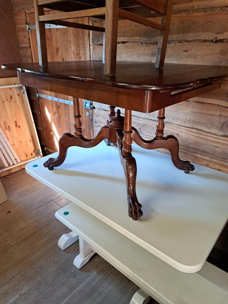 antieke tafel met leeuwenpootjes  te koop. voor 5.00, Ophalen