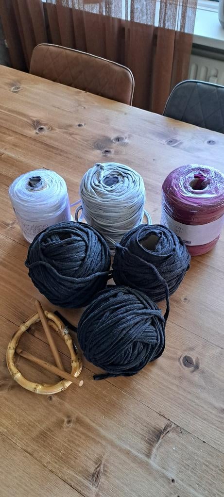 Dikke bollen  Zpaggeti draad, Ophalen, Nieuw, Breien of Haken, Wol of Garen