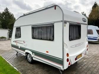 Zeer nette Beyerland 390 D Sport met mover en luifel, Caravans en Kamperen, Standaardzit, Omvormbare zithoek, 750 - 1000 kg, Particulier