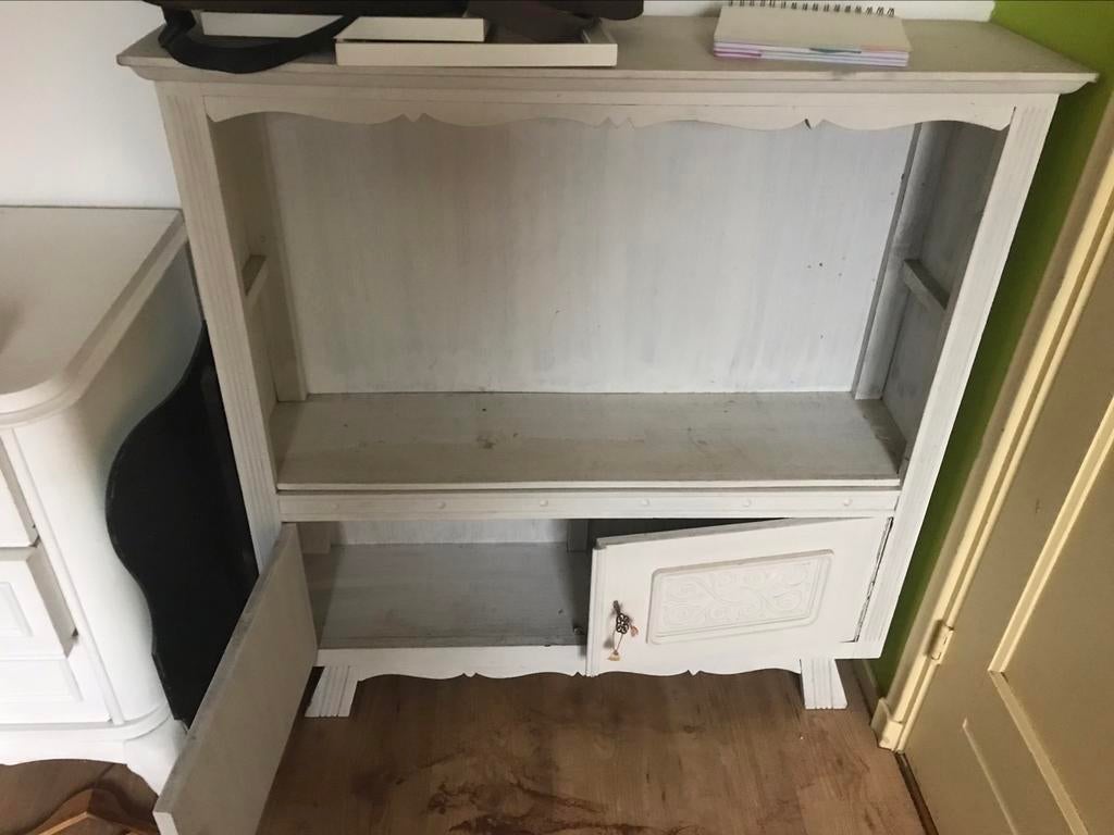 Mooie lage boekenkast, Huis en Inrichting, Kasten | Boekenkasten, Ophalen of Verzenden, Zo goed als nieuw