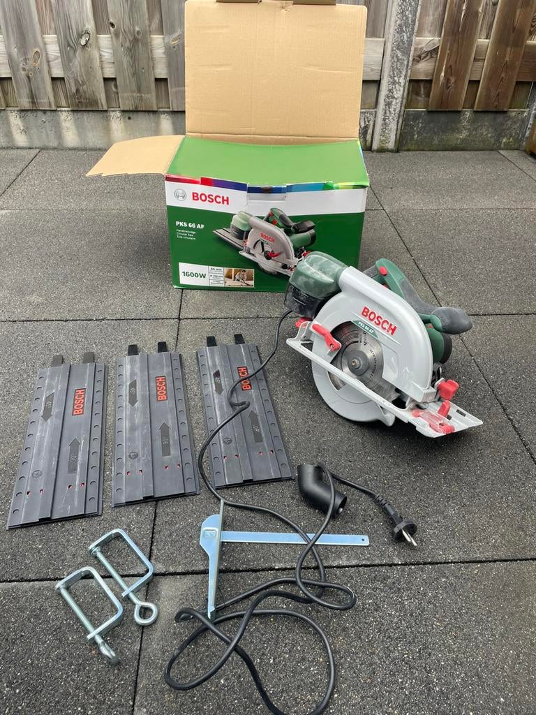 Cirkelzaag Bosch 1600W, Ophalen, Cirkelzaag, Zo goed als nieuw, 30 tot 70 mm
