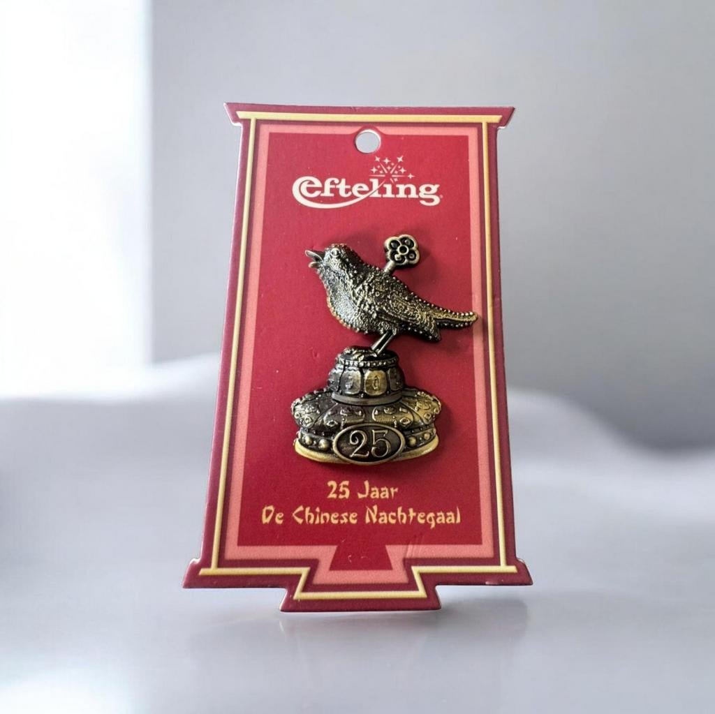 Efteling Pin: 25 Jaar De Chinese Nachtegaal, Ophalen of Verzenden, Nieuw, Button of Speldje