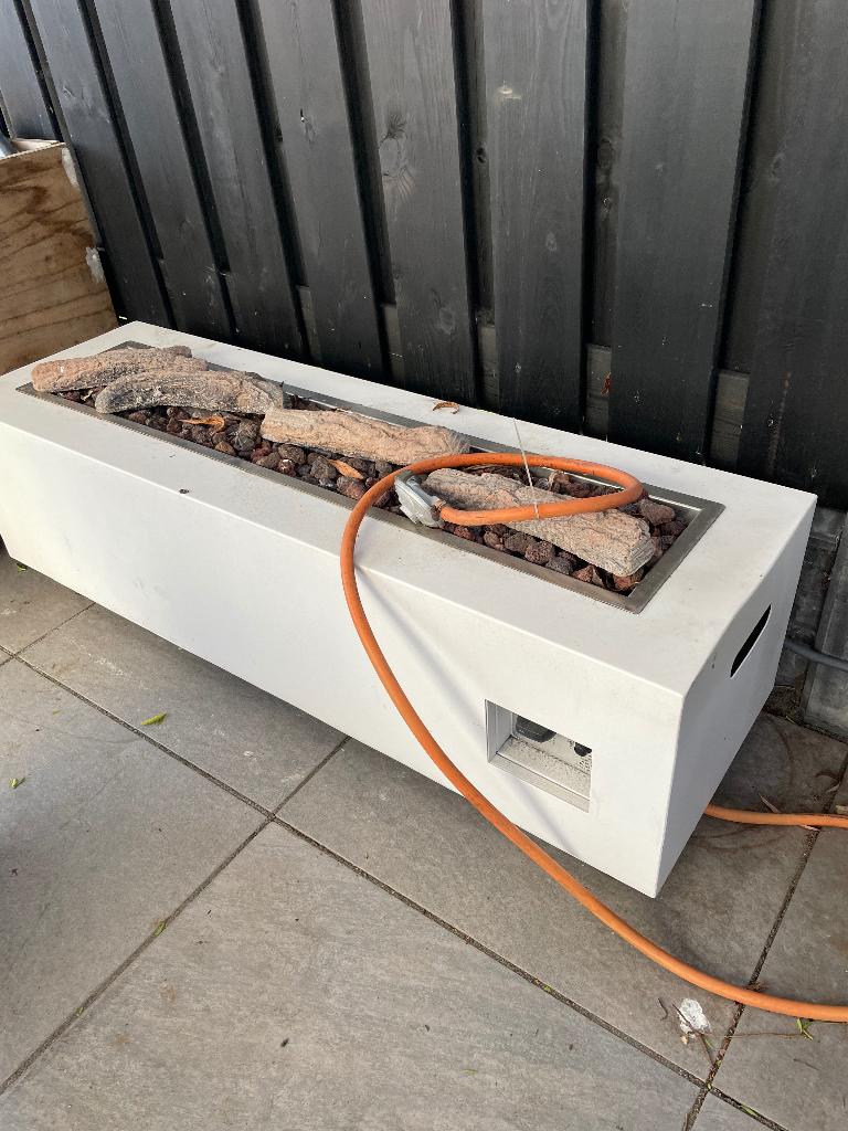 Vuurtafel buiten, Ophalen, Zo goed als nieuw