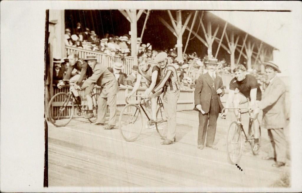 Amsterdam Zeeburg Wielerbaan FOtokaart, Ophalen of Verzenden, 1920 tot 1940, Ongelopen, Noord-Holland