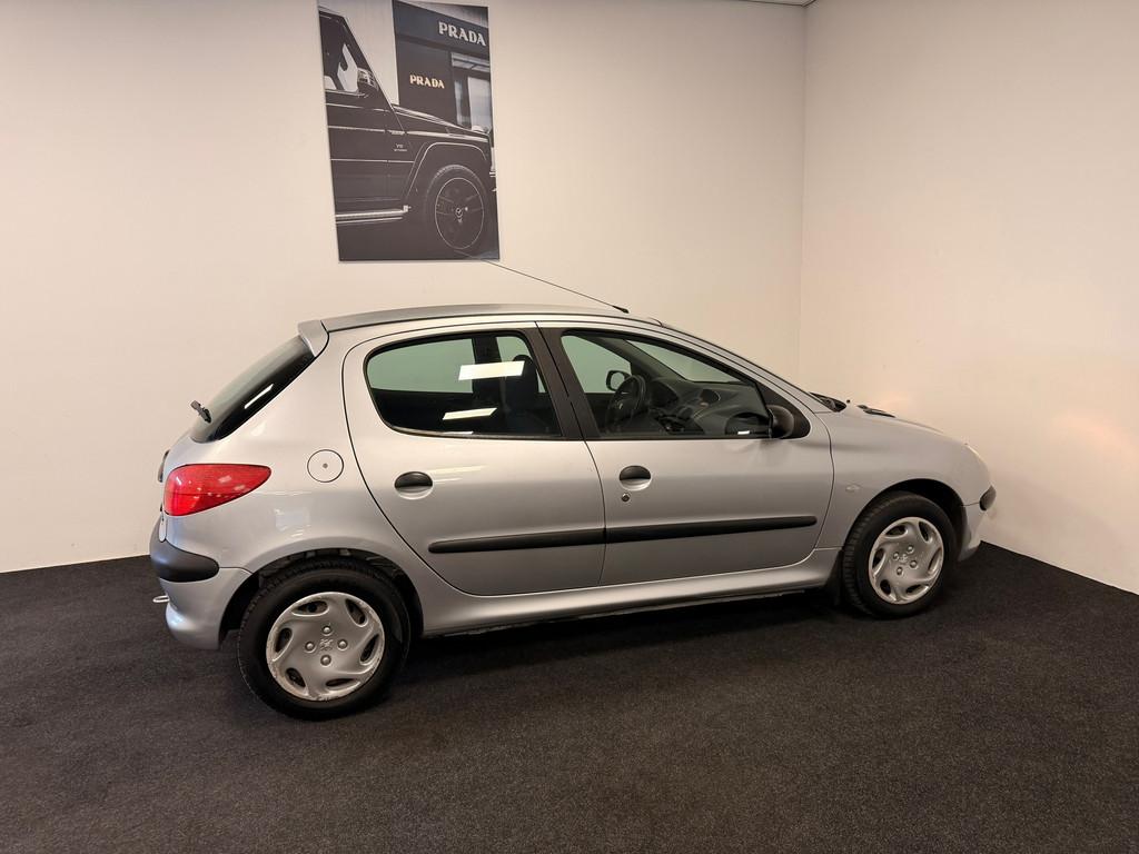 Peugeot 206 1.4 XR, Auto's, Peugeot, Voorwielaandrijving, Stof, 31 €/maand, 4 cilinders