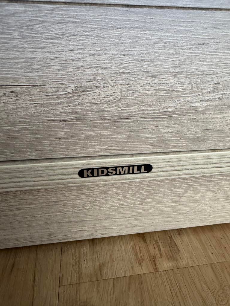 Stoer Kinder bureau met drie lades, Ophalen, Met lades, Zo goed als nieuw, Grijs