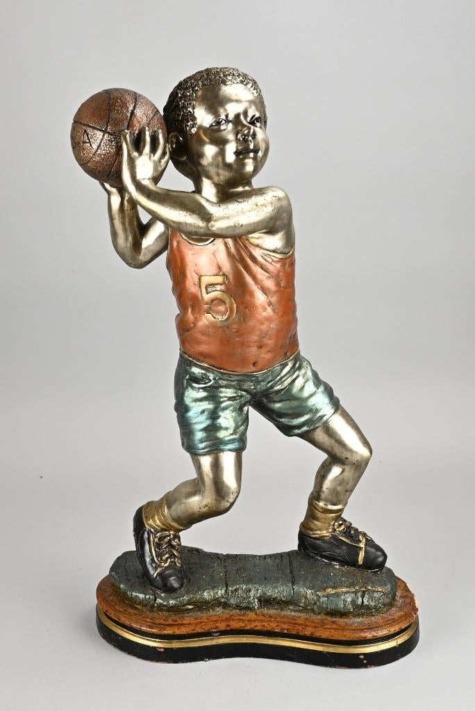 GROOT BRONZEN BEELD AMERICAN BASKETBALL PLAYER, Ophalen