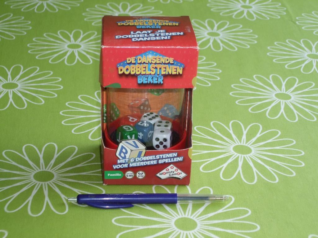 De dansende dobbelstenen beker, Vijf spelers of meer, Ophalen of Verzenden, Zo goed als nieuw