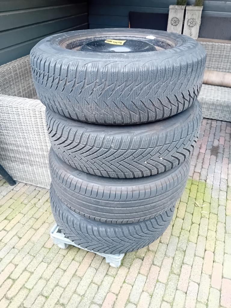 Set winterbanden incl velgen en een hoes Nissan Qashgai, Ophalen, Gebruikt