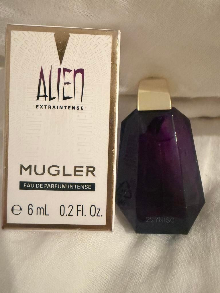 THIERRY MUGLER ALIEN EXTRAINTENSE EAU DE PARTUM INTENSE 6ML, Verzamelen, Parfumverzamelingen, Verzenden, Nieuw, Miniatuur, Gevuld
