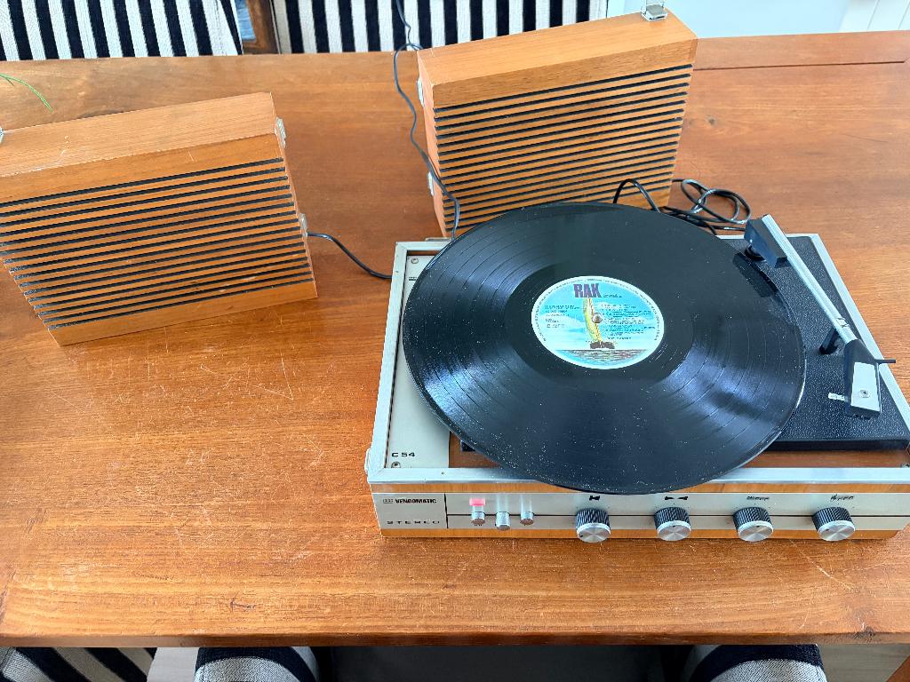 Vintage draagbare platenspeler (Huismerk van V&D), Ophalen of Verzenden, Gebruikt, Platenspeler, Overige merken