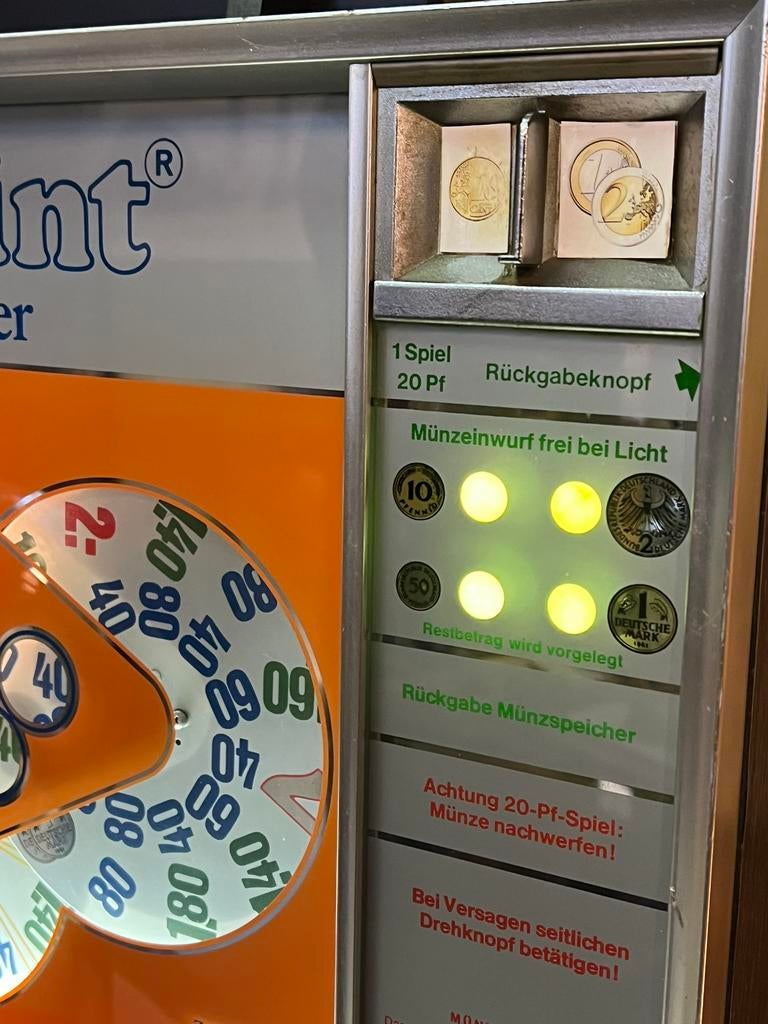 Oude wandautomaat, gokkast euros, Ophalen, Zo goed als nieuw, Nvt, Euro