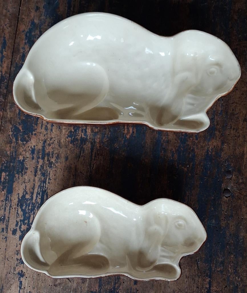 Puddingvorm.  Keramiek.  Konijn. 2 st. Sign.  29 & 23 cm., Ophalen, Zo goed als nieuw