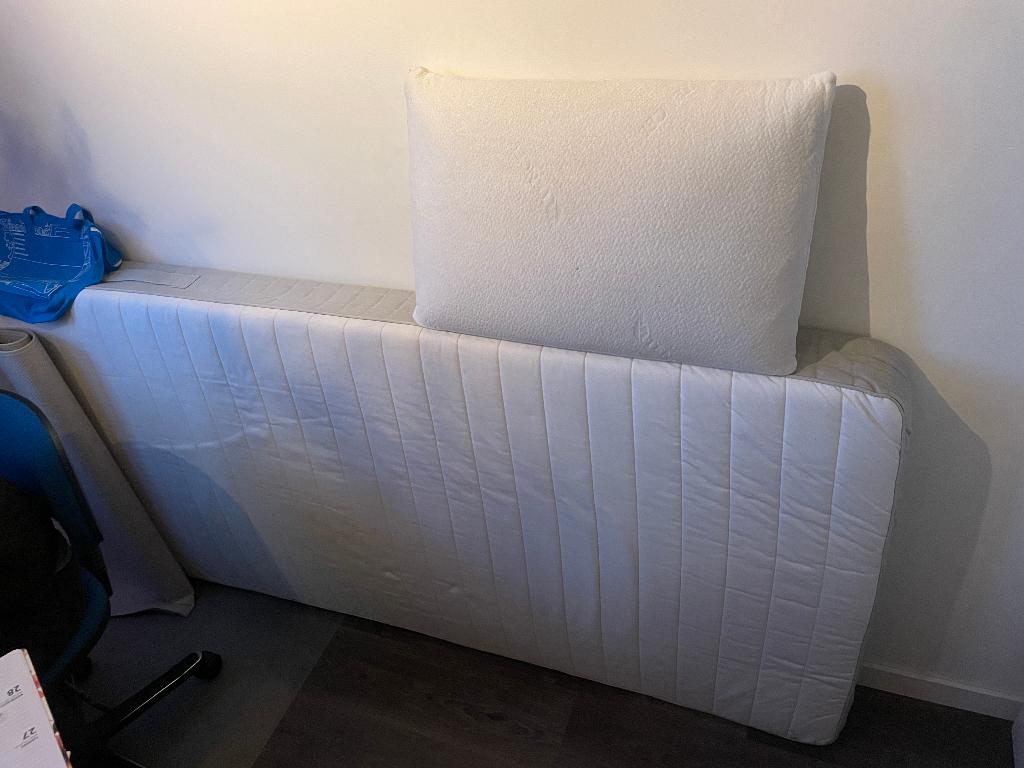 Ikea Hafslo matras met kussen en matras beschermer, Huis en Inrichting, Slaapkamer | Matrassen en Bedbodems, 90 cm, Eenpersoons