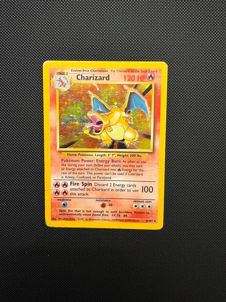 Charizard holo 4/102 pokemon base set, Ophalen of Verzenden, Zo goed als nieuw