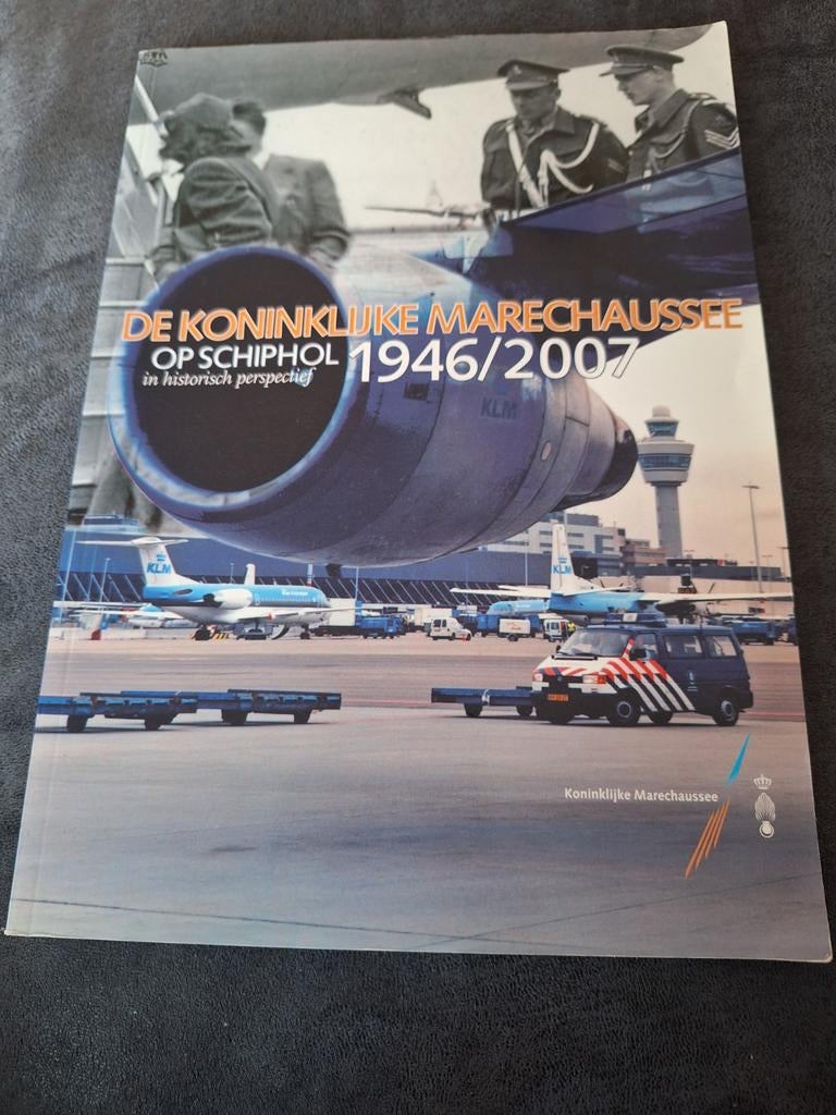 Koninklijke marechaussee op schiphol 1946/2007, Ophalen of Verzenden, Marechaussee, Nederland, Embleem of Badge