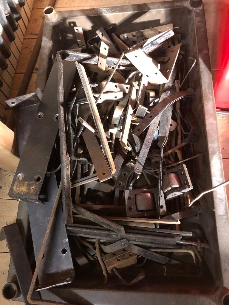 ijzeren en  harmonium onderdelen hoekijzers rollen klosjes, Muziek en Instrumenten, Ophalen of Verzenden, Gebruikt, 1 klavier